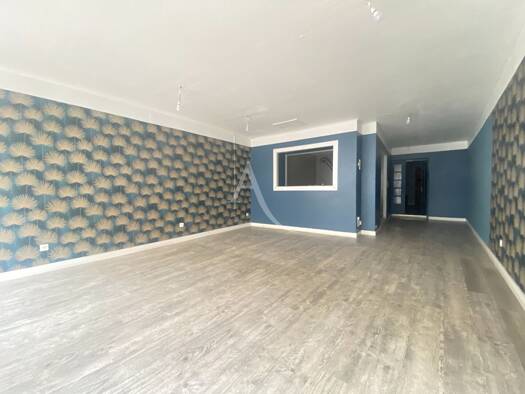 Local commercial à louer 630 € 78 m² de surface de vente Faubourg Lézignan-Corbières 11200