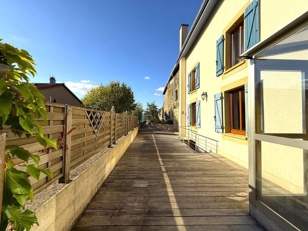 Appartement 6 pièces 196 m² · à Avril · 195,6 m² · 249 000 €