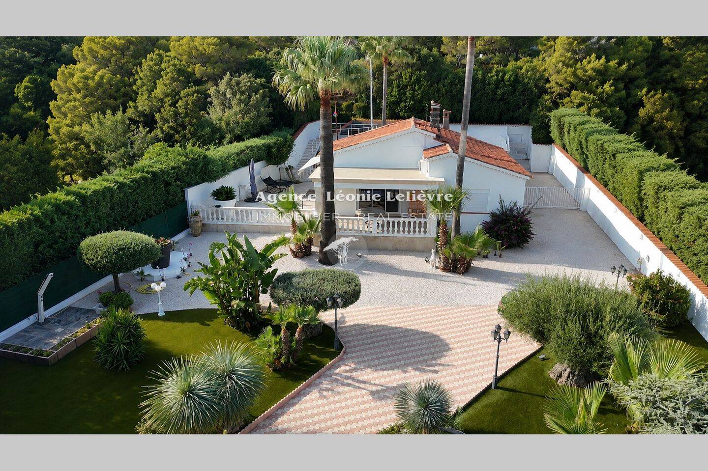 Maison 4 pièces 100 m² · à Roquebrune-sur-Argens · 100 m² · 1 650 000 €