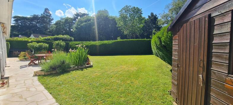 Maison de plain-pied à vendre 520 000 € 6 pièces 4 chambres 144 m² 882 m² de terrain Santeny 94440