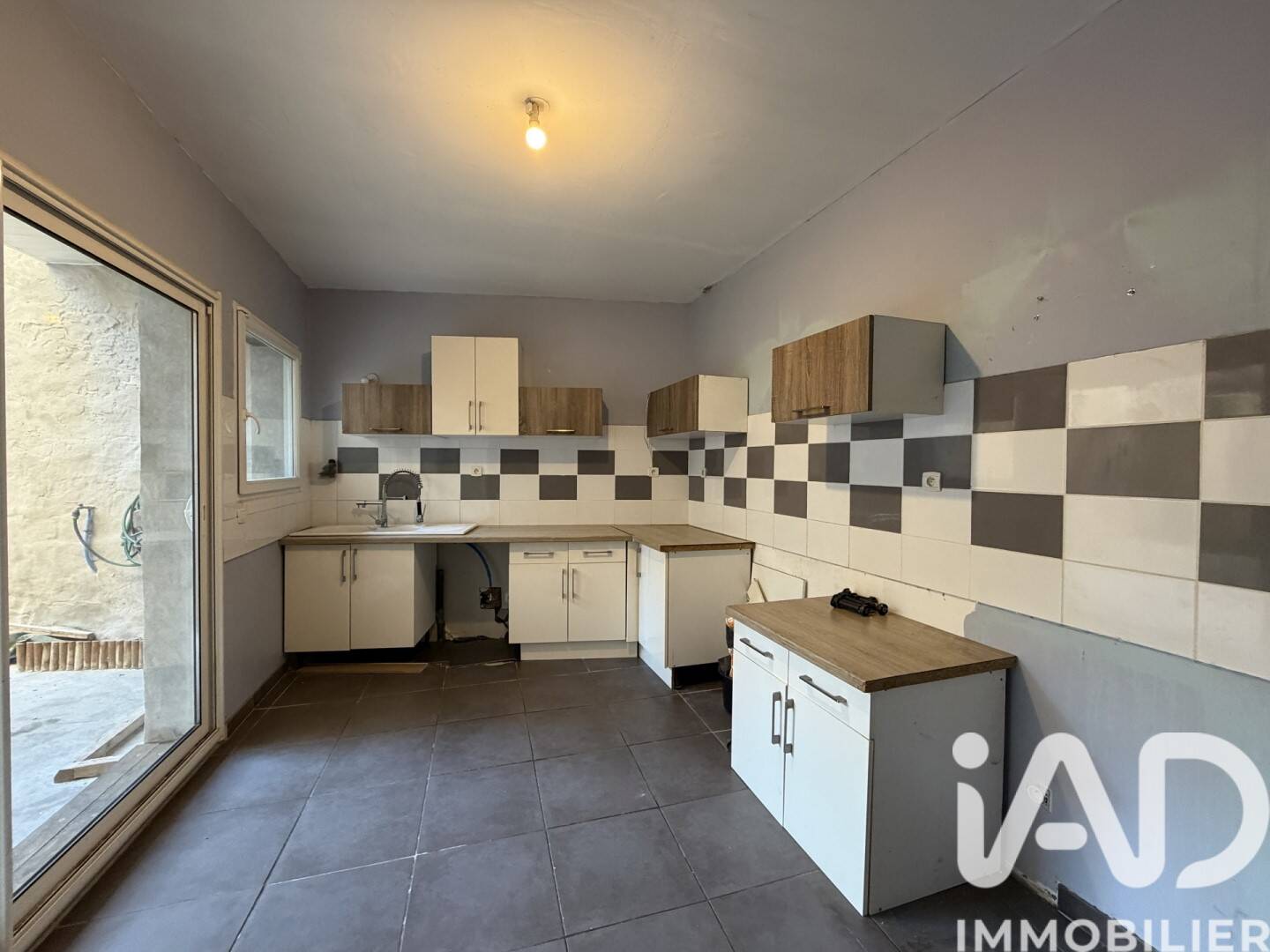Maison 8 pièces 200 m² · à Sigean · 200 m² · 154 000 €