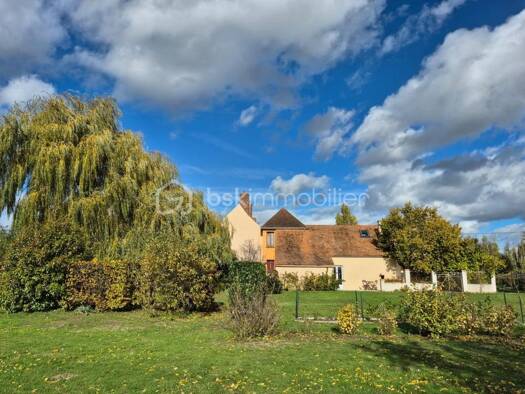 Maison à vendre 530 000 € 7 pièces 5 chambres 358 m² 27 677 m² de terrain Saint-Benoît-sur-Loire 45730