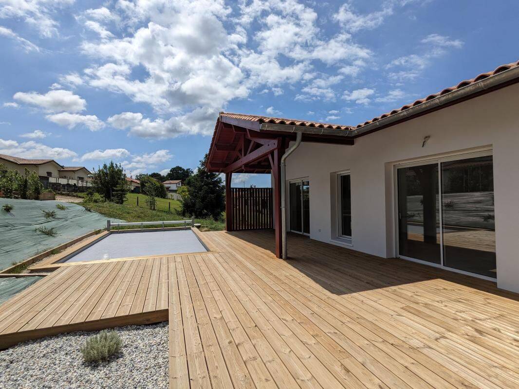 Maison 4 pièces 118 m² · à Urcuit · 118 m² · 1 950 €