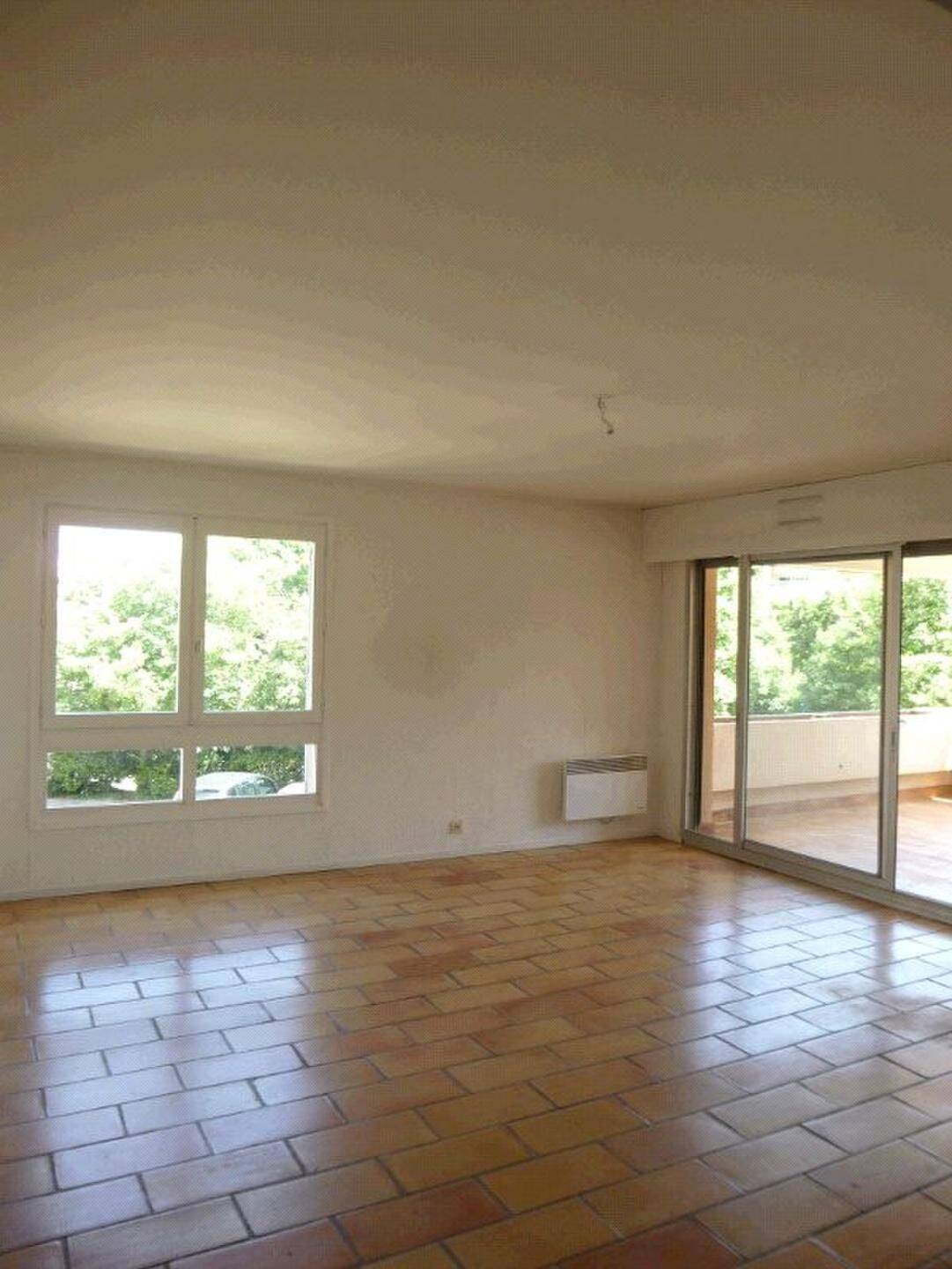 Appartement 3 pièces 75 m² · à Marseille 8ème Arrondissement · 75 m² · 900 €