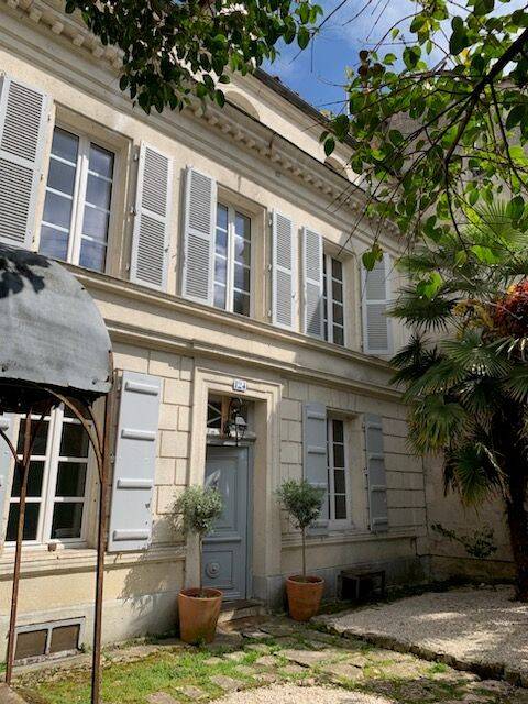 Maison 8 pièces 166 m² · à Angoulême · 166 m² · 550 500 €