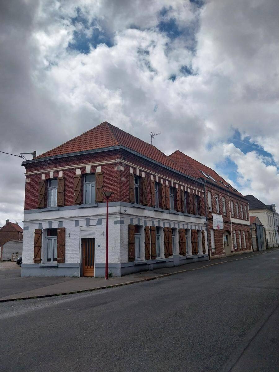 Maison 8 pièces 145 m² · à Aubigny-en-Artois · 145 m² · 140 000 €