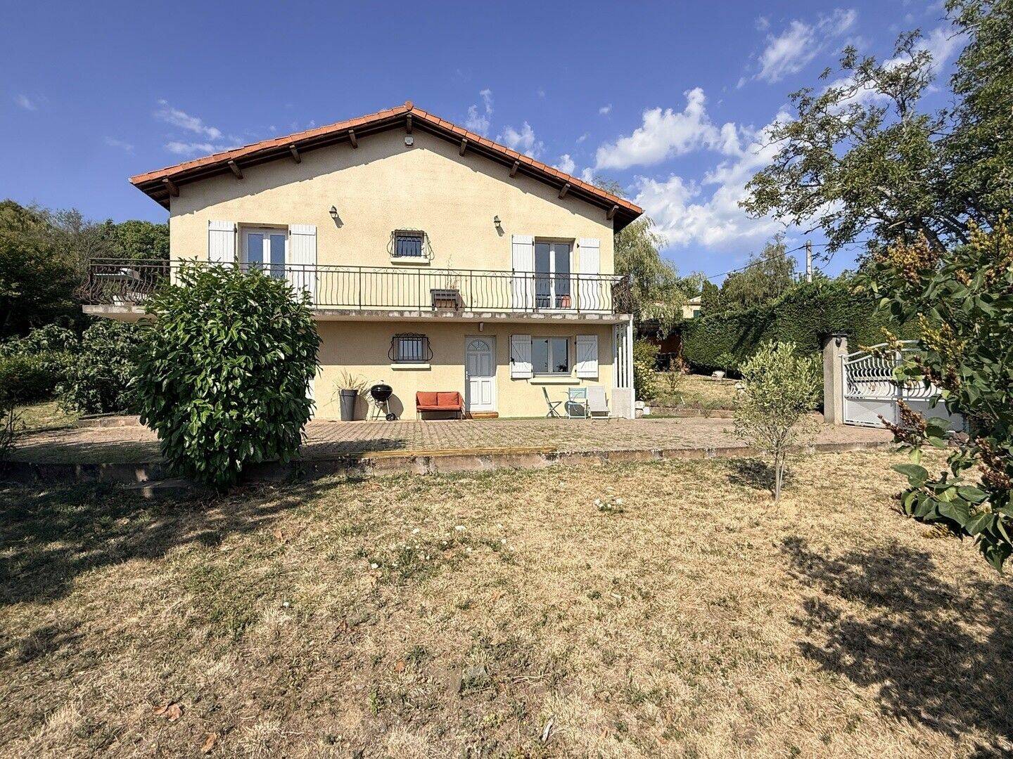 Maison 4 pièces 112 m² · à Le Crest · 112 m² · 330 000 €