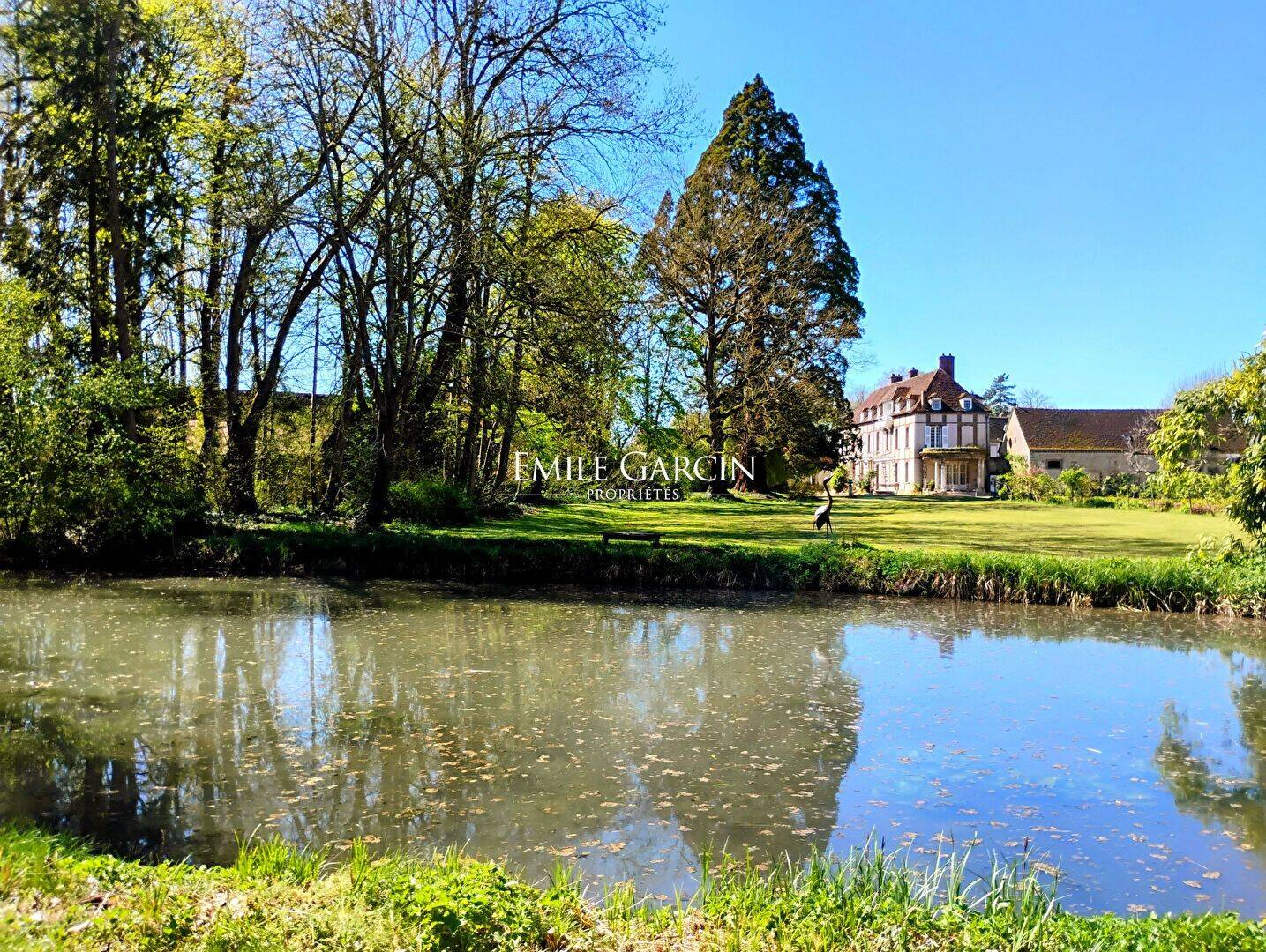 Maison 20 pièces 800 m² · à Sens · 800 m² · 1 200 000 €