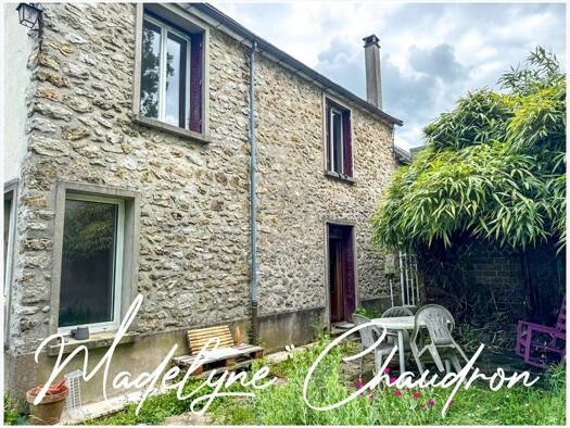 Maison à vendre 305 000 € 5 pièces 4 chambres 130 m² 1 500 m² de terrain Janville-sur-Juine 91510