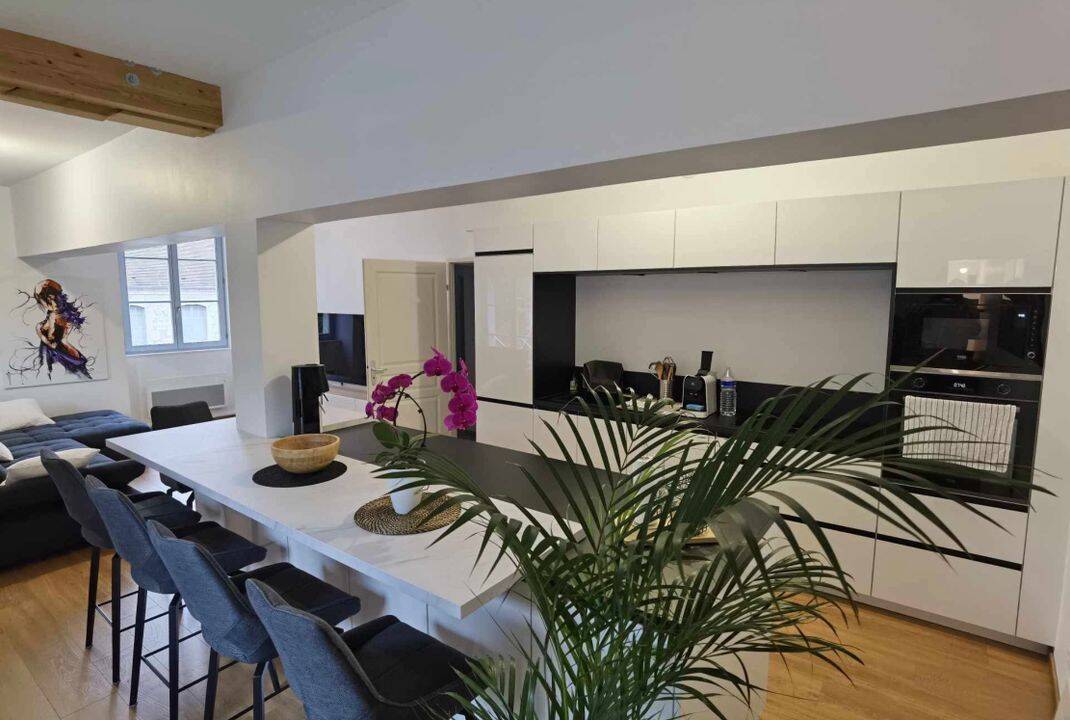 Appartement 3 pièces 84 m² · à Ornans · 84 m² · 1 200 €