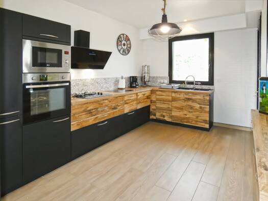 Maison à vendre 348 000 € 7 pièces 4 chambres 170 m² 3 340 m² de terrain Trenal 39570