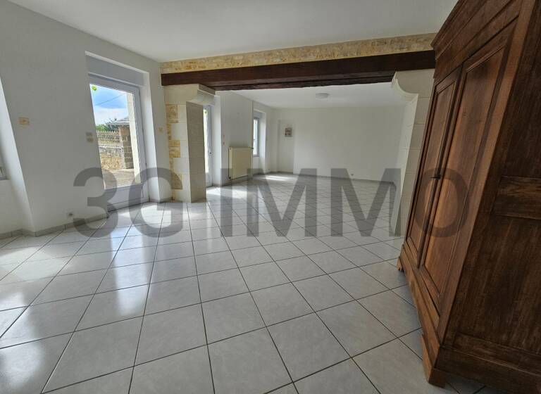Maison à vendre 166 000 € 4 pièces 3<br/>chambres 130 m²<br/>superficie 1 240 m²<br/>terrain Angliers 86330