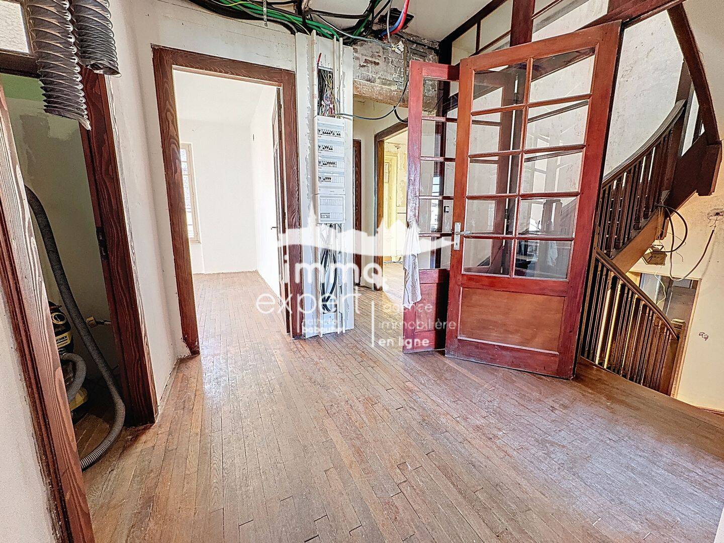 Maison 8 pièces 213 m² · à Mirecourt · 213 m² · 80 000 €