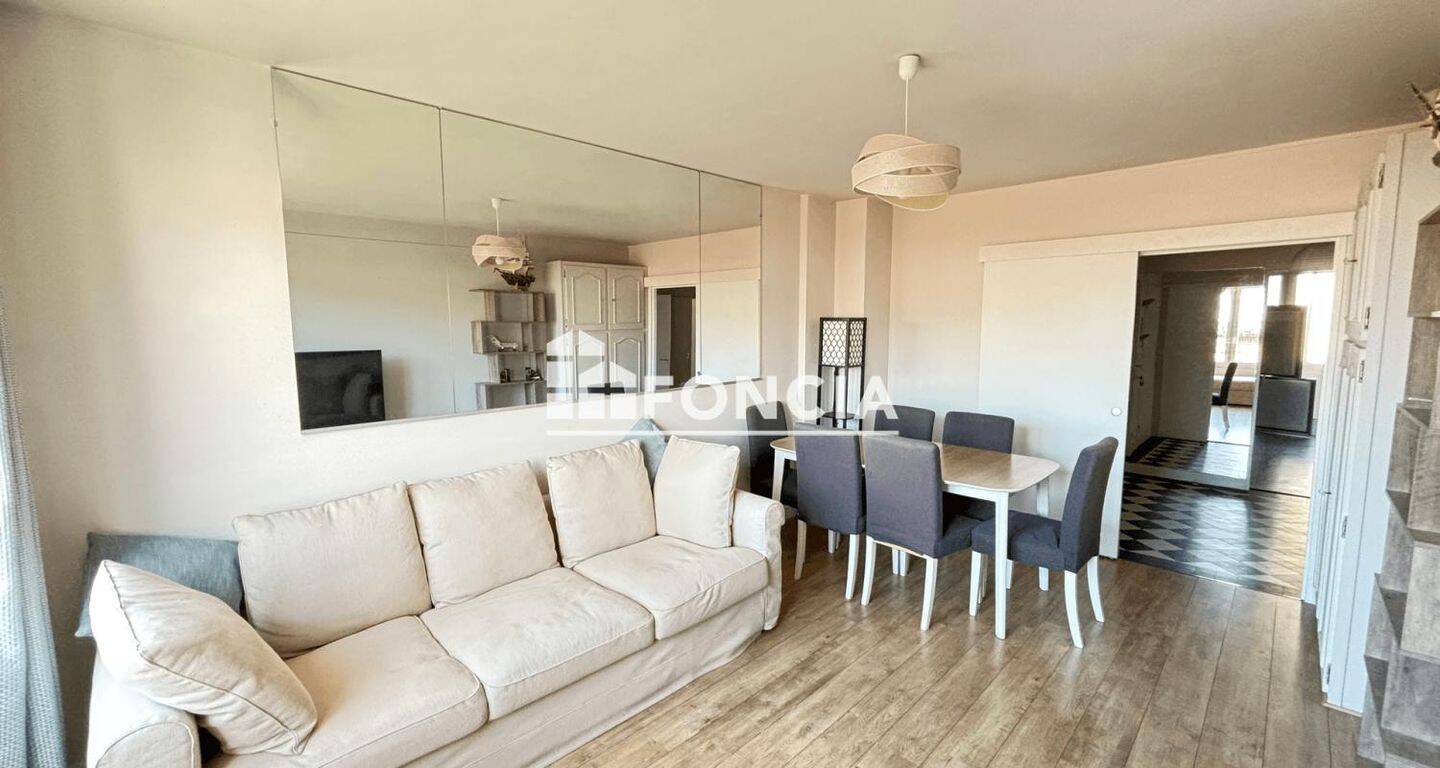 Appartement 3 pièces 60 m² · à Paris 15ème Arrondissement · 60,3 m² · 2 000 €