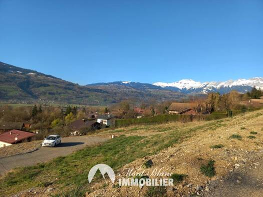 Terrain constructible viabilisé à vendre 220 000 € 711 m² de terrain Ouest et Nord Passy 74190