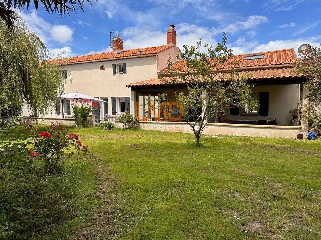 Maison 9 pièces 205 m² · à Frossay · 205 m² · 497 000 €