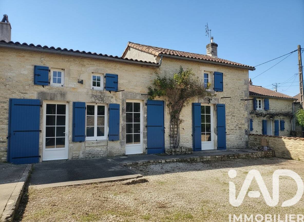 Maison 6 pièces 158 m² · à Courcôme · 158 m² · 159 900 €