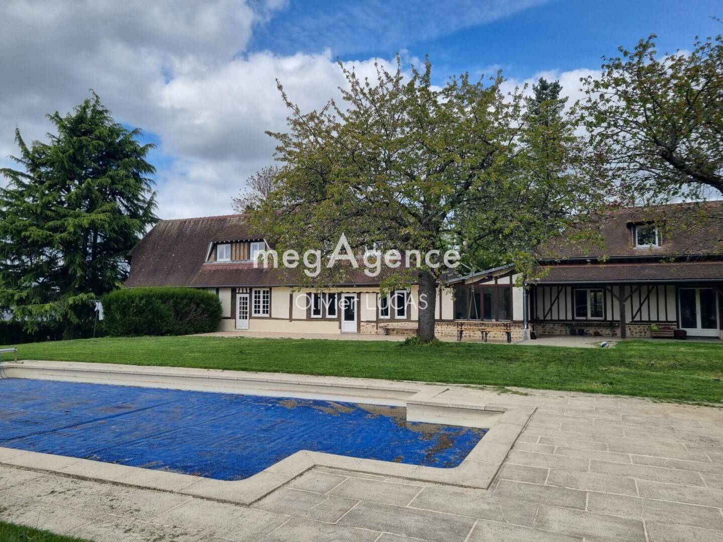 Maison 9 pièces 234 m² · à Condé-sur-Risle · 234 m² · 359 000 €