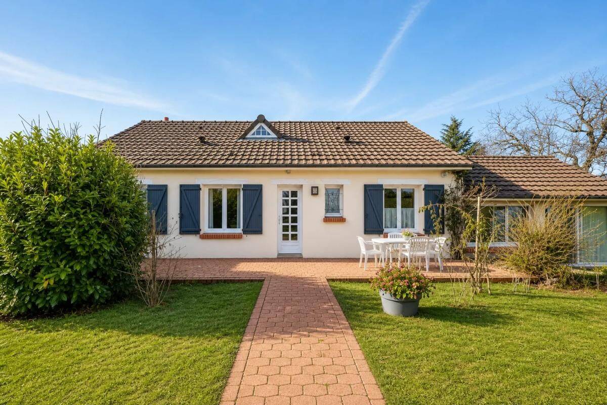 Maison 6 pièces 137 m² · à Les Bordes · 137 m² · 253 000 €