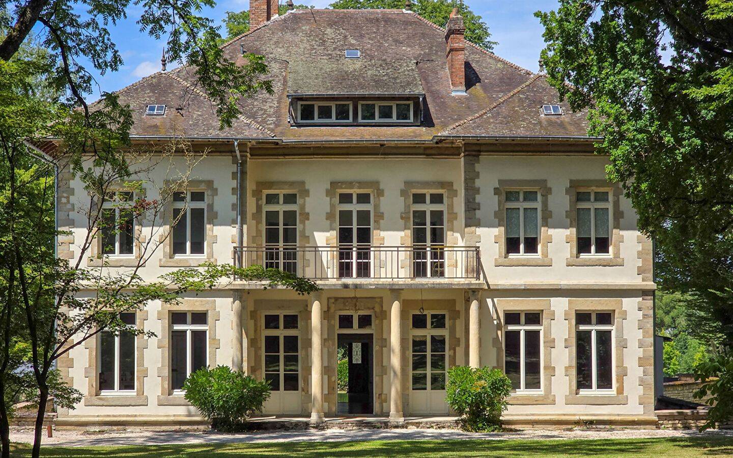 Maison 14 pièces 488 m² · à Pexonne · 488 m² · 770 000 €