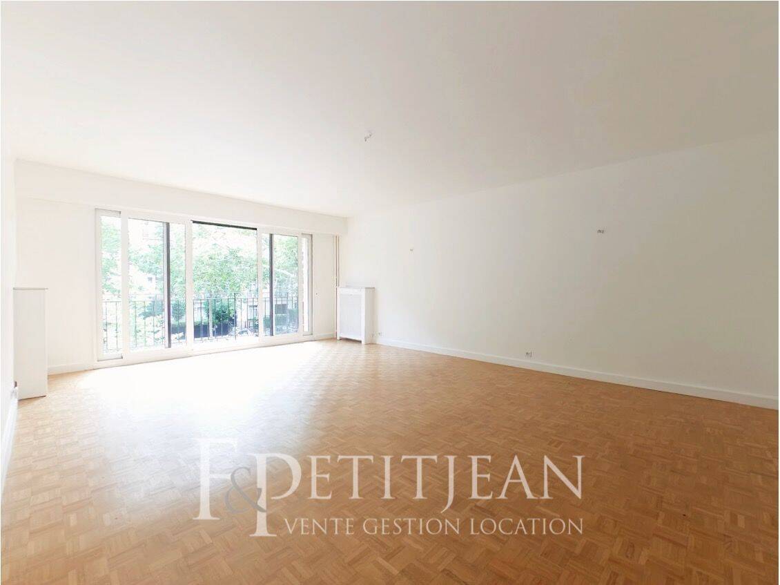 Appartement 4 pièces 123 m² · à Paris 16ème Arrondissement · 122,9 m² · 3 633 €/mois