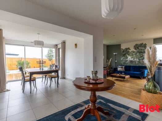 Villa à vendre 472 500 € 6 pièces 4 chambres 159 m² 492 m² de terrain Vitré 35500