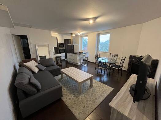 Appartement à louer 700 € 2 pièces 1 chambre 51 m² Étage 3/3 Centre Ville Dax 40100