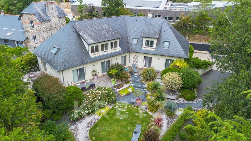 Maison 12 pièces 300 m² · à Montreuil-le-Gast · 300 m² · 650 000 €