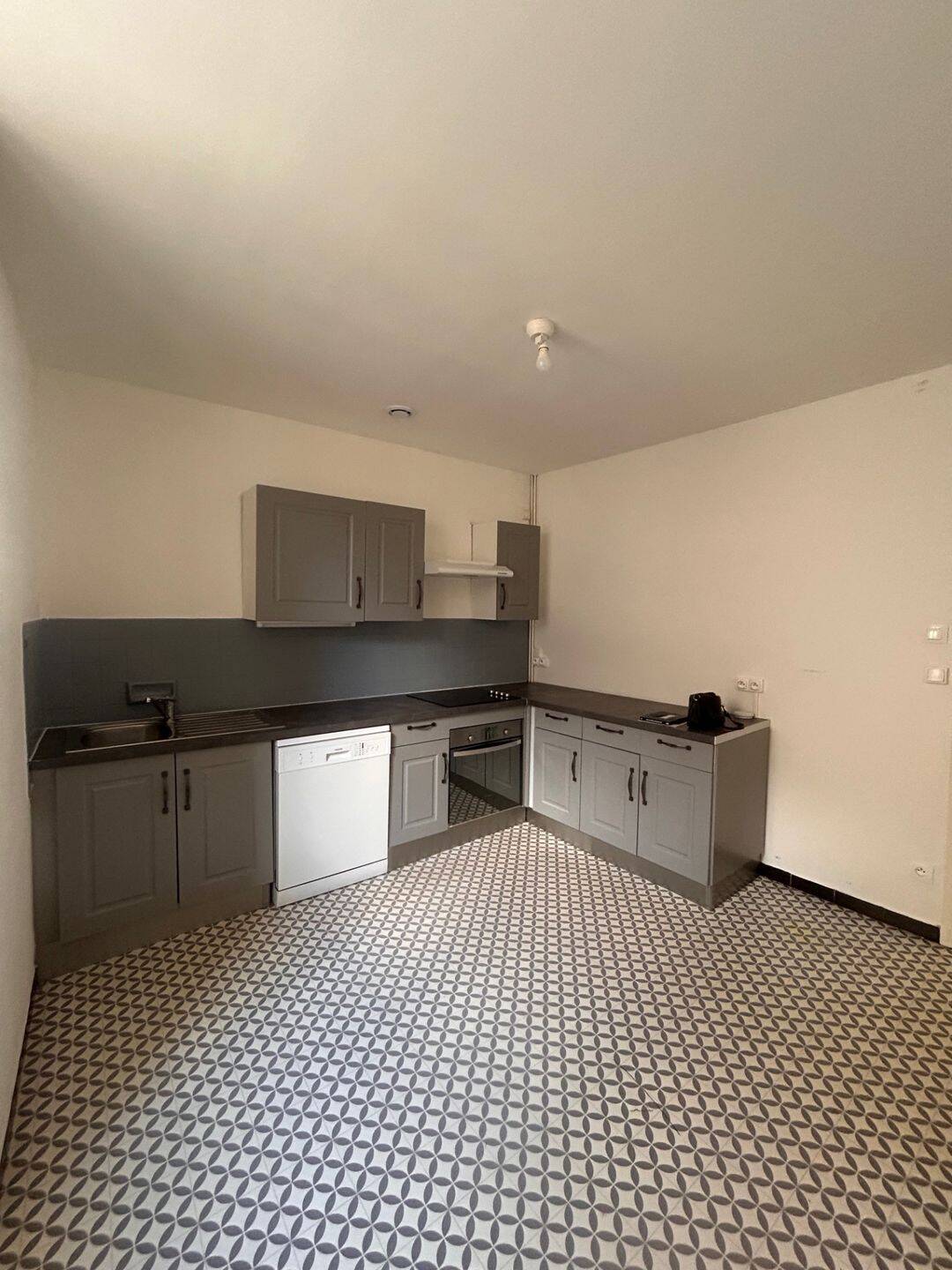 Appartement 3 pièces 64 m² · à La Charité-sur-Loire · 64 m² · 450 €