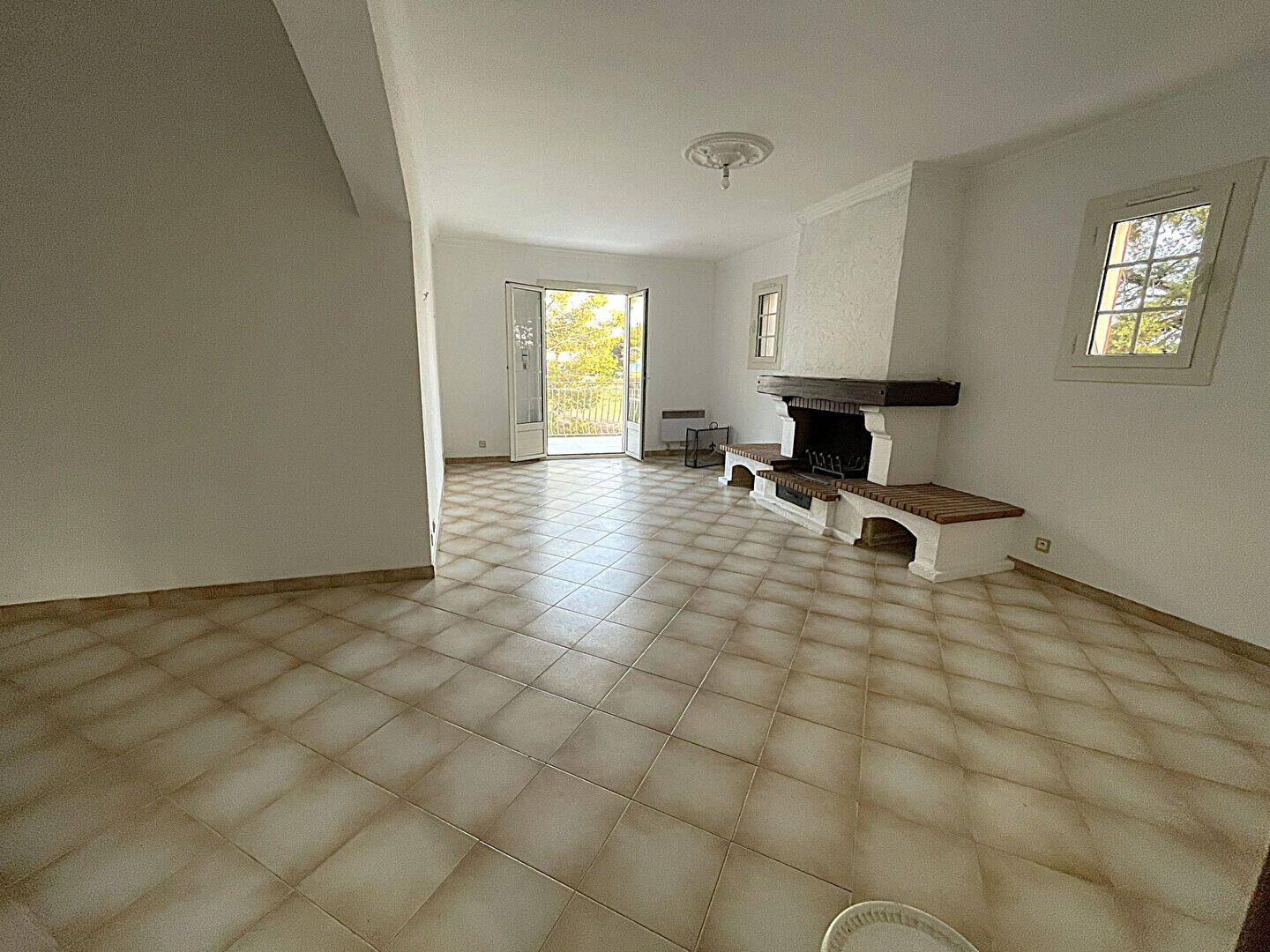 Appartement 6 pièces 135 m² · à Borgo · 135 m² · 1 204 €