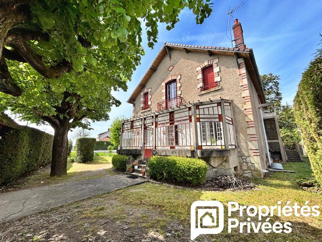 Maison 7 pièces 185 m² · à Mehun-sur-Yèvre · 185,2 m² · 234 000 €