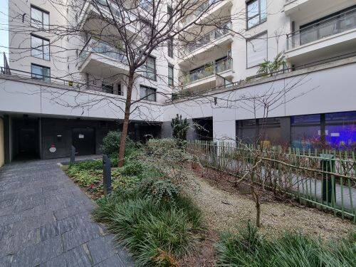 Appartement 4 pièces 109 m² · à Paris 15ème Arrondissement · 108,6 m² · 3 728 €/mois