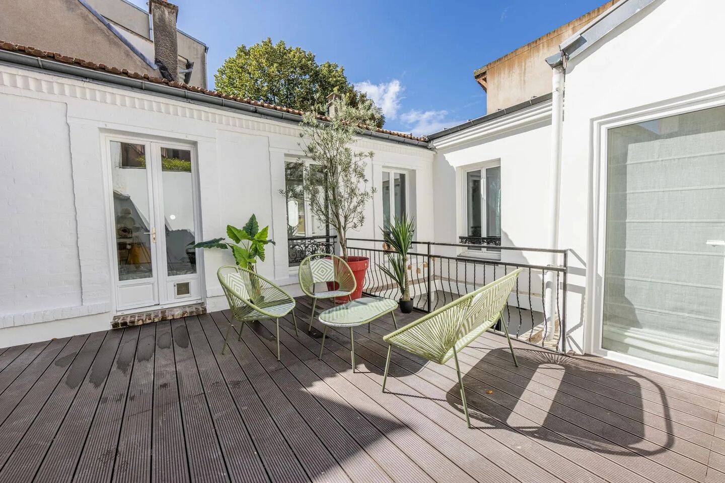 11 pièces 202 m² · à Paris 20ème Arrondissement · 202 m² · 1 125 €/mois