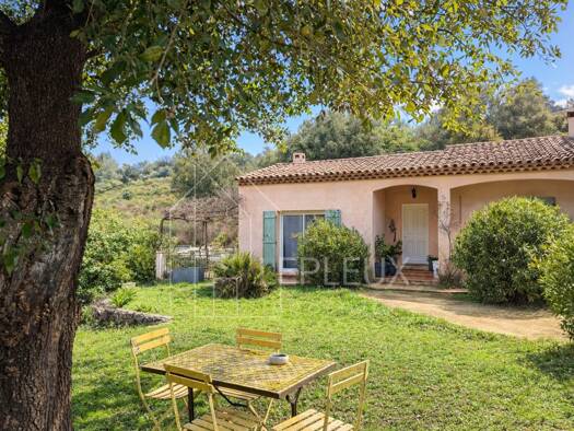 Maison de plain-pied à vendre 590 000 € 5 pièces 4 chambres 117 m² 1 500 m² de terrain Le Tignet 06530