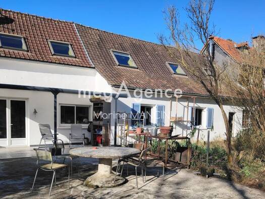 Maison à vendre 287 500 € 9 pièces 7 chambres 228 m² 2 600 m² de terrain Pernois 80670