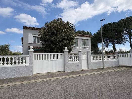 Maison à vendre 555 000 € 9 pièces 4 chambres 210 m² 1 088 m² de terrain Convention Narbonne 11100