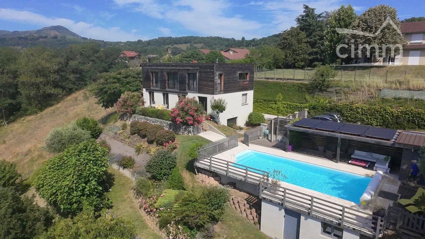 Maison 8 pièces 188 m² · à Vourey · 188 m² · 585 000 €