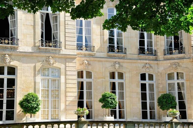 Hôtel particulier à louer 30 000 € 8 pièces 400 m² Paris 16ème 75016