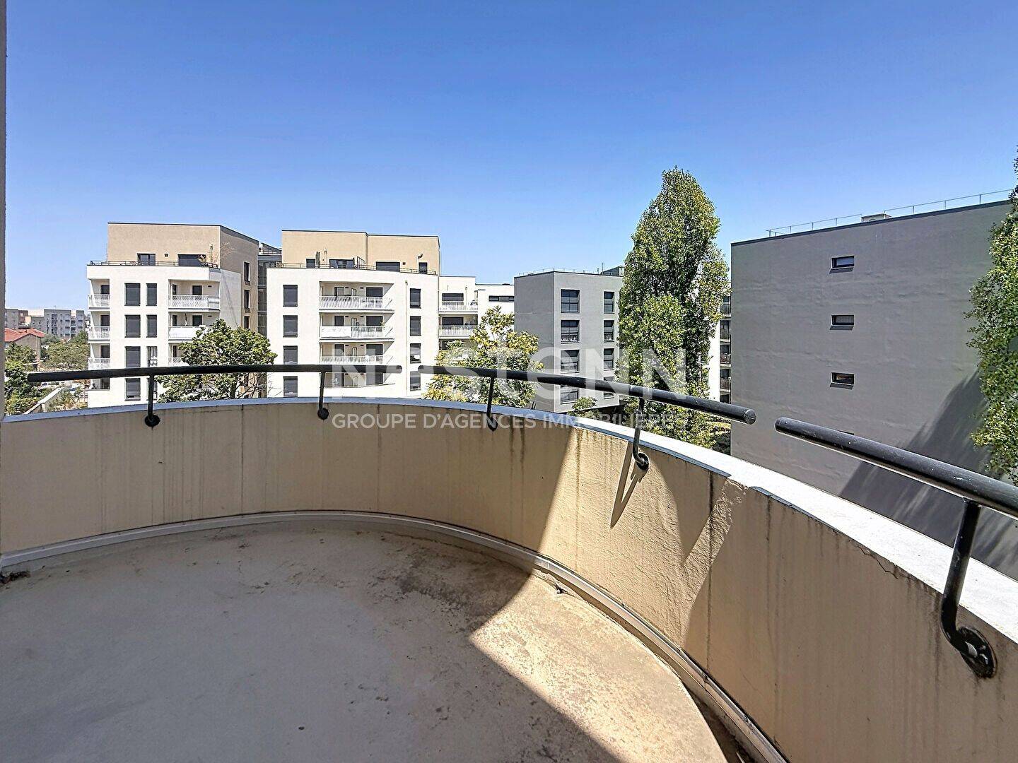 Appartement 4 pièces 82 m² · à Bron · 81,8 m² · 1 350 €
