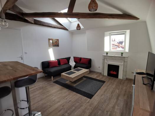 Appartement à louer 750 € 1 pièce 12 m² Étage 2/2 disponible dès maintenant Bord de Marne Champs-sur-Marne 77420