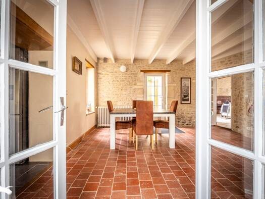 Maison à vendre 419 000 € 10 pièces 4 chambres 265 m² 620 m² de terrain Muron 17430