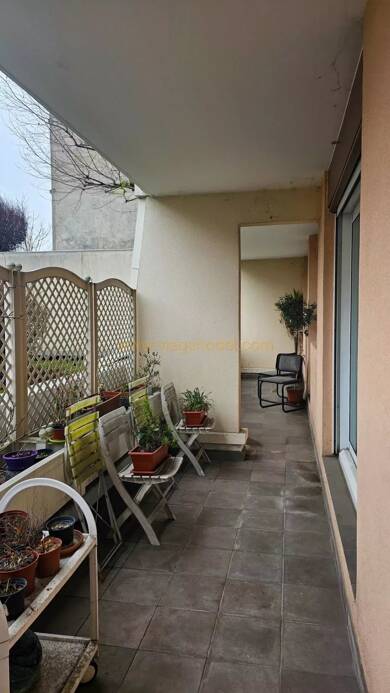 Appartement en viager occupé Bouquet 137 500 € 3 pièces 1 chambre 67,2 m² RDC/12 Paris 20ème 75020