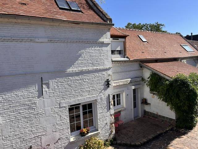 Maison 8 pièces 222 m² · à Le Fayel · 222 m² · 320 000 €