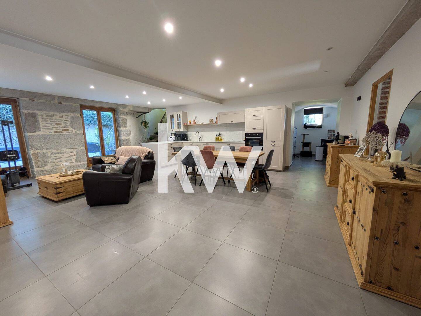 Appartement 4 pièces 134 m² · à Roche-la-Molière · 134 m² · 249 000 €