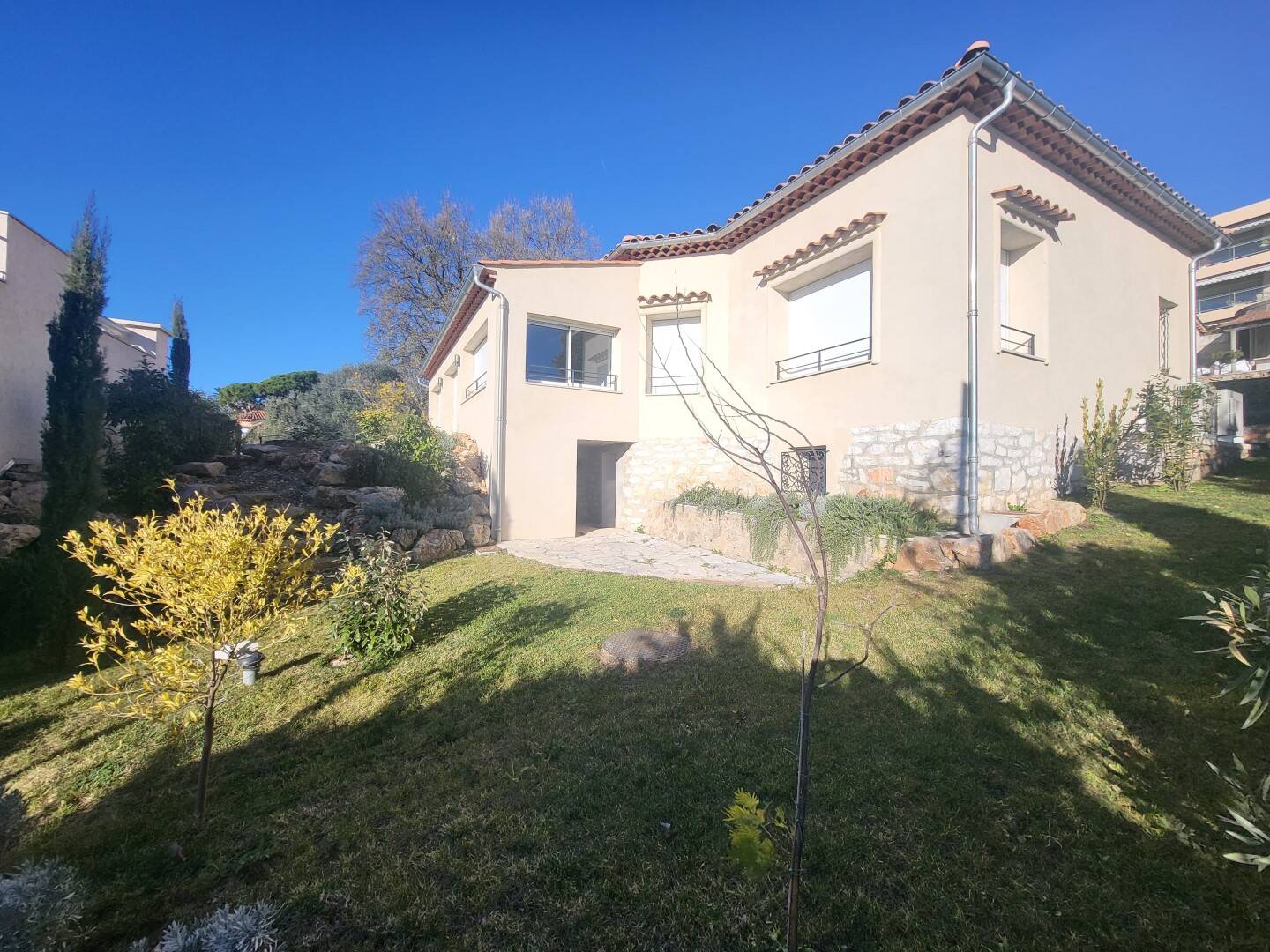 Maison 5 pièces 143 m² · à Vence · 143 m² · 749 000 €