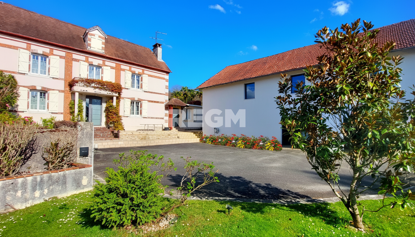 Maison 5 pièces 167 m² · à Sauvagnon · 167 m² · 349 500 €