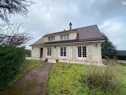 Maison à vendre 229 000 € 8 pièces 5 chambres 230 m² 3 233 m² de terrain Selles-sur-Cher 41130