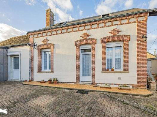 Maison de plain-pied à vendre 148 400 € 5 pièces 3 chambres 93 m² 246 m² de terrain Château-Renault 37110