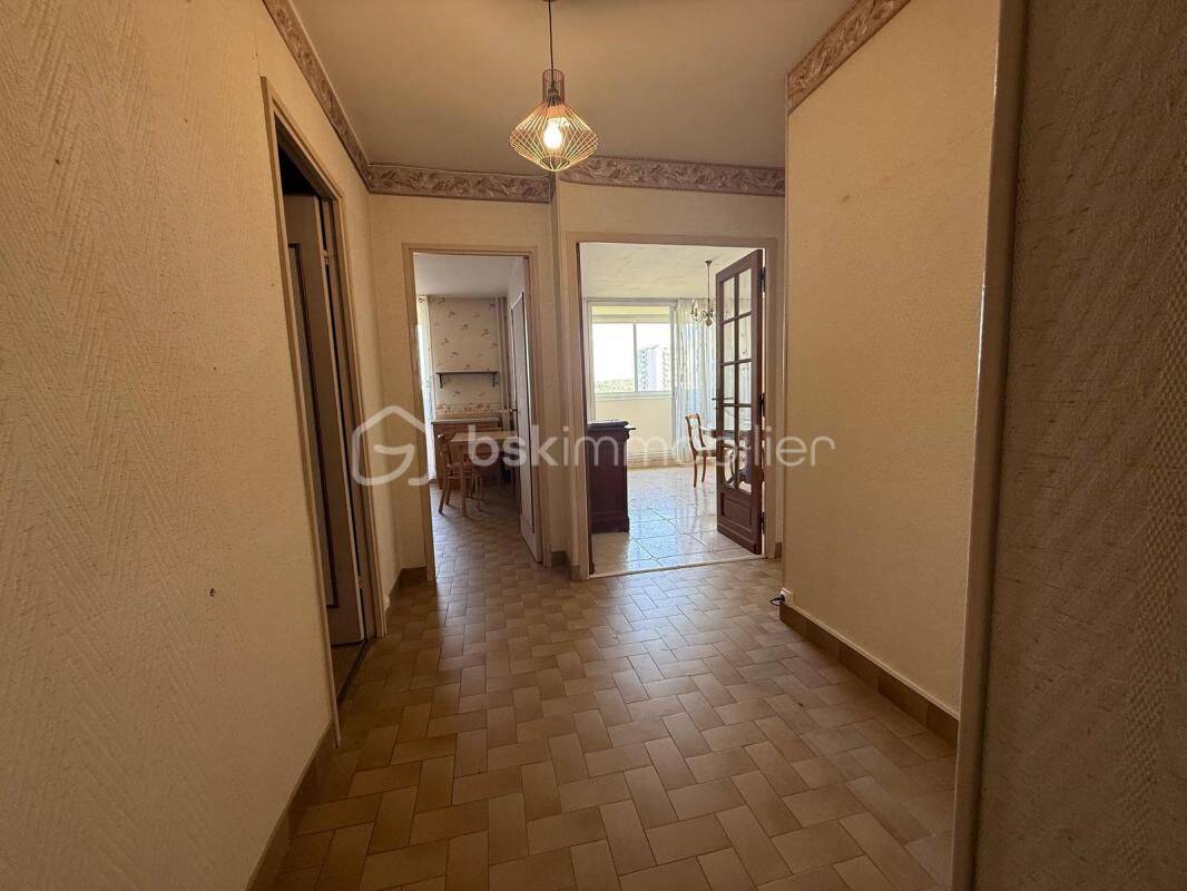 Appartement 5 pièces 75 m² · à Saint-Pierre-des-Corps · 75 m² · 79 500 €