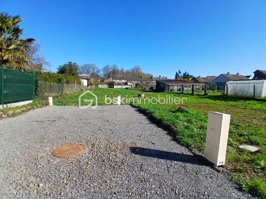 Terrain constructible viabilisé à vendre 47 000 € 230 m² de terrain Le Val-Saint-Père 50300